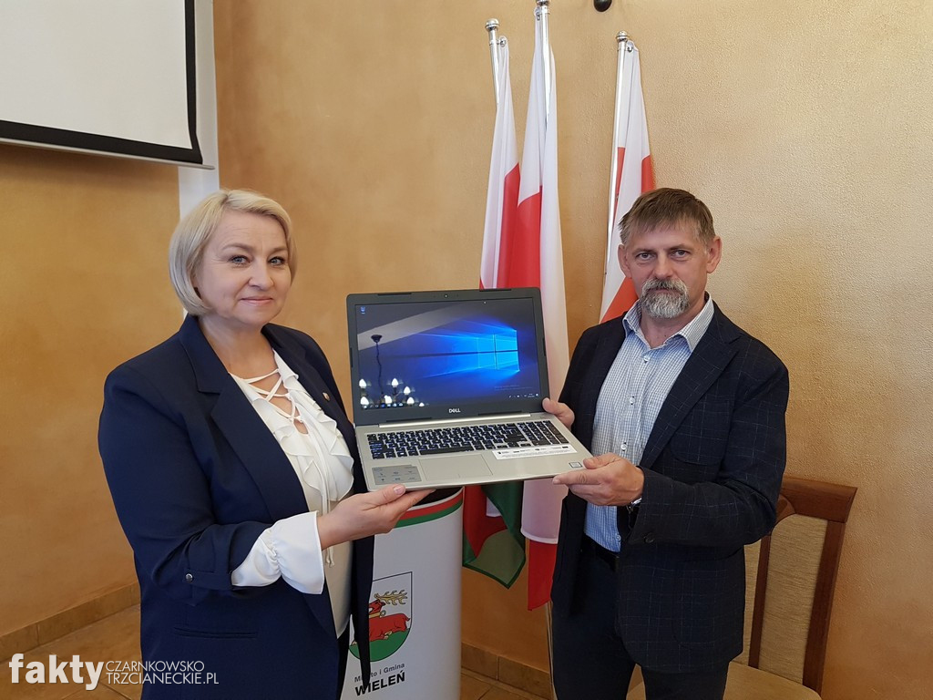 Laptopy dla szkół w gminie Wieleń