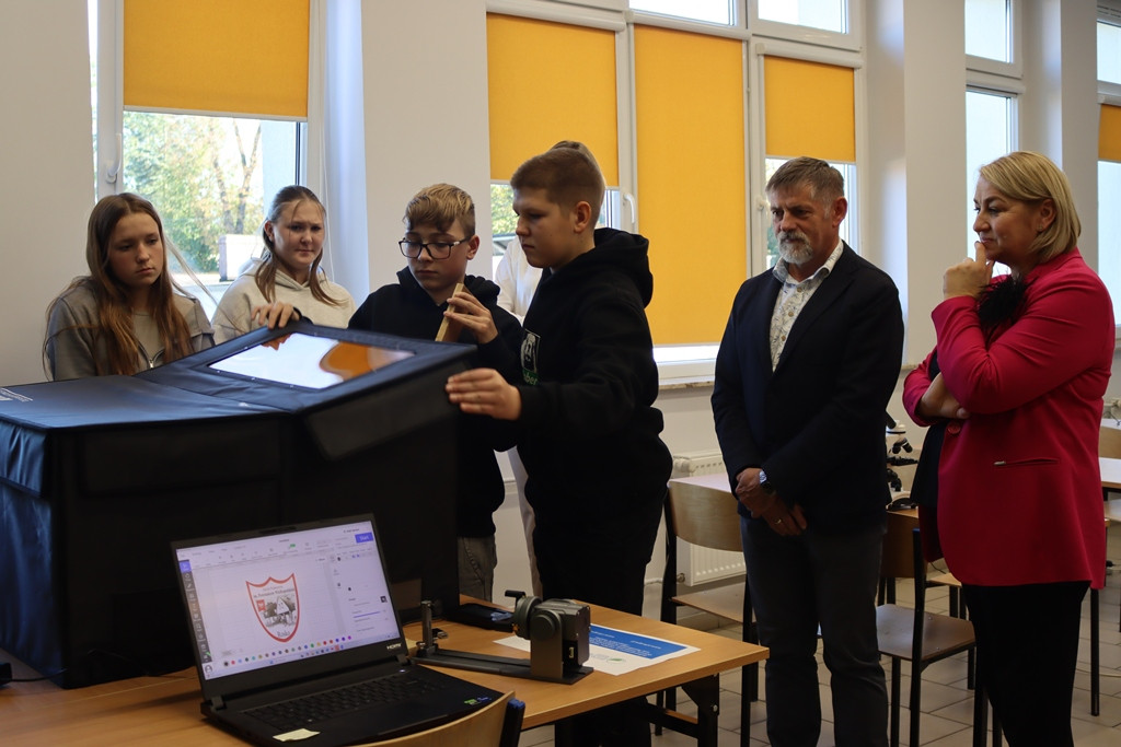 Nowe pomoce dydaktyczne dla SP w Rosku