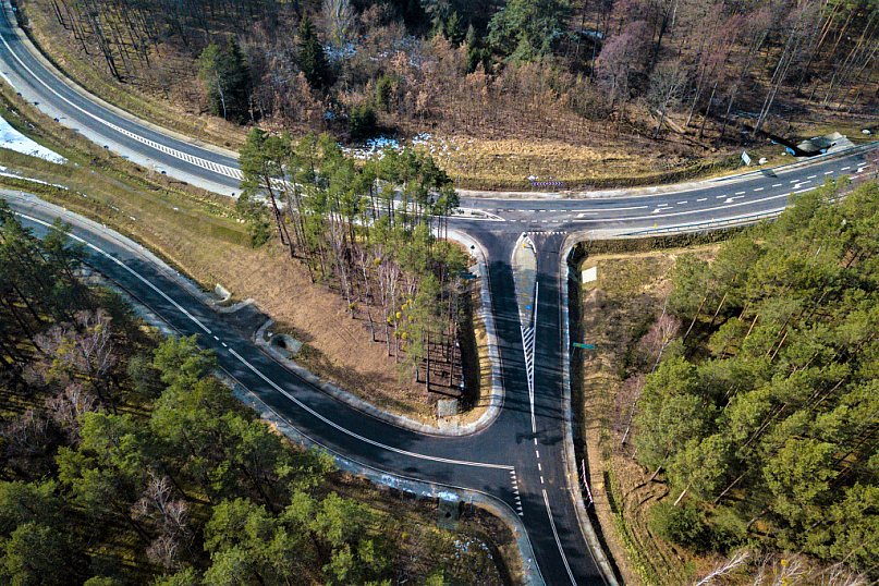 Nowa droga na odcinku Huta Szklana - Przesieki