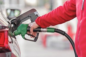 Ceny paliw. Kierowcy nie odczują zmian, eksperci mówią o "napiętej sytuacji"-7380