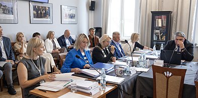 Jednogłośne absolutorium i brak wotum zaufania-11742