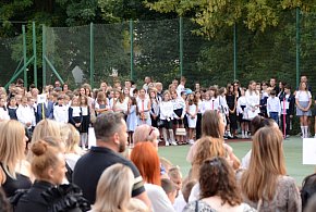 Nowy rok szkolny wystartował. Co się zmienia od 1 września?-12406