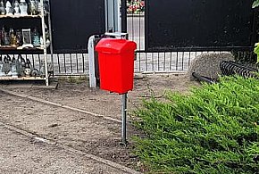 Widzisz taki pojemnik na cmentarzu. Oto, do czego służy-12940