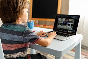 Popularni influencerzy mogą mieć kłopoty. Treści dla dzieci budzą kontrowersje-13219