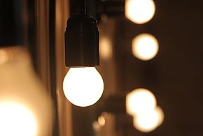 Rachunki za prąd pójdą w dół. Rząd usuwa opłatę doliczaną od lat-13417