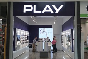 Potężna kara dla Play. Sieć ma zwrócić klientom pobrane środki-13566