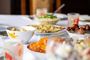 Polacy znów sięgną głębiej do kieszeni. Tyle wydają na świąteczne jedzenie-13608