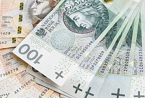 Państwo dopłaca 240 zł. Pieniądze właśnie trafiają na konta Polaków