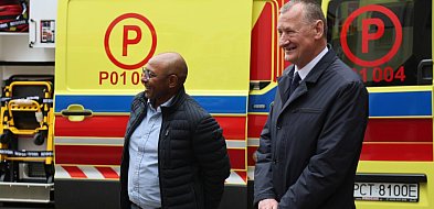 Nowe ambulanse dla szpitali w Trzciance i Czarnkowie
