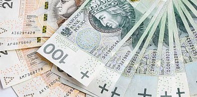 Państwo dopłaca 240 zł. Pieniądze właśnie trafiają na konta Polaków