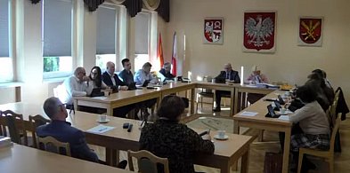 Mieszkańcy biją brawo! W gminie Połajewo nie będzie wyższych stawek za śmieci-13157