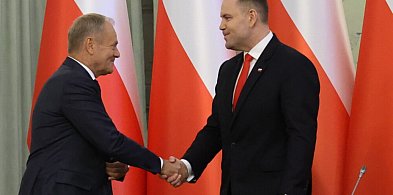 Sondaż: 49,4 proc. badanych uważa, że Tusk jest lepszym politykiem od Nawrockiego-13160