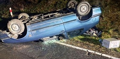 Miał 2 promile. Zakończył jazdę dachowaniem-13593