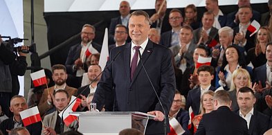 Czarnek: PiS wsiada do naoliwionego pociągu szybkich prędkości