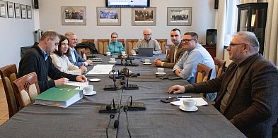 O budowie oczyszczalni ścieków i sieci w Miałach-13674