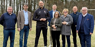 "Orzeł" za 4,5 mln zł wyląduje w małym Śmieszkowie