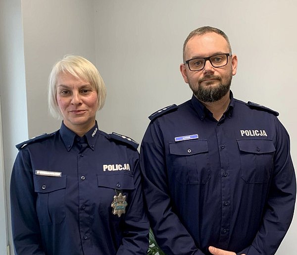 Policjanci uratowali kobietę. Tamowali krwawienie do przyjazdu pogotowia-13127