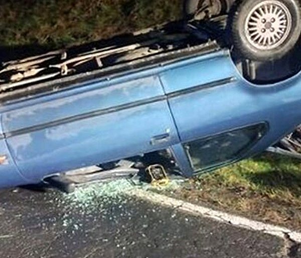 Miał 2 promile. Zakończył jazdę dachowaniem-13593