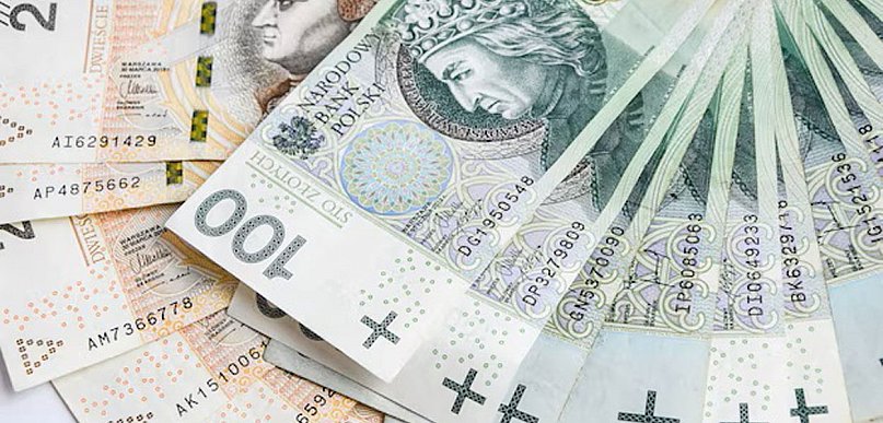 Państwo dopłaca 240 zł. Pieniądze właśnie trafiają na konta Polaków