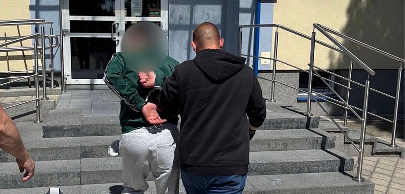Trzcianka: Zatrzymali recydywistę. Ukrył się w zaroślach nad jeziorem