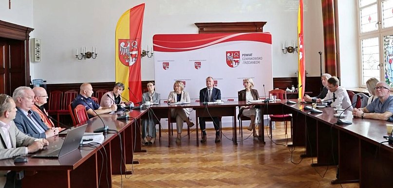 Starosta Teterus spotkał się z wójtami, burmistrzami i służbami
