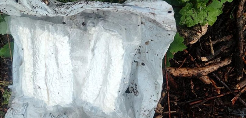 Ukrył 1,2 kilograma narkotyków - mefedron i amfetaminę