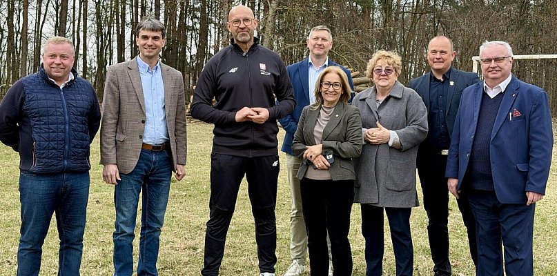 "Orzeł" za 4,5 mln zł wyląduje w małym Śmieszkowie