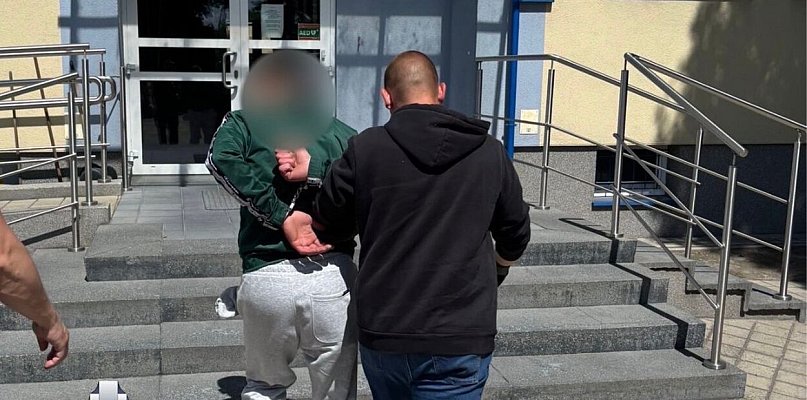 Trzcianka: Zatrzymali recydywistę. Ukrył się w zaroślach nad jeziorem