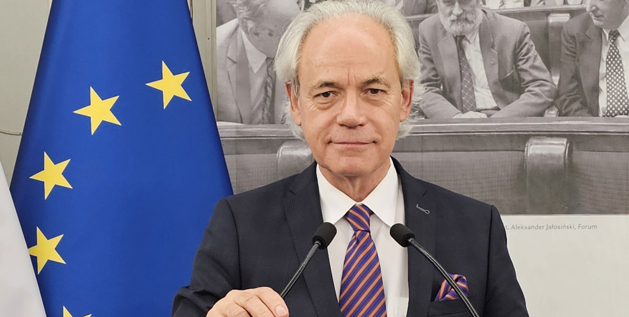 Senator Szejnfeld proponuje deliberację