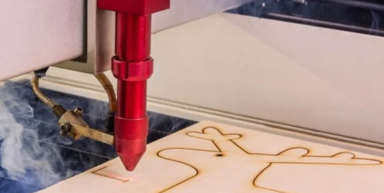 Jak gadżety reklamowe budują zaufanie do marki – dlaczego to działa